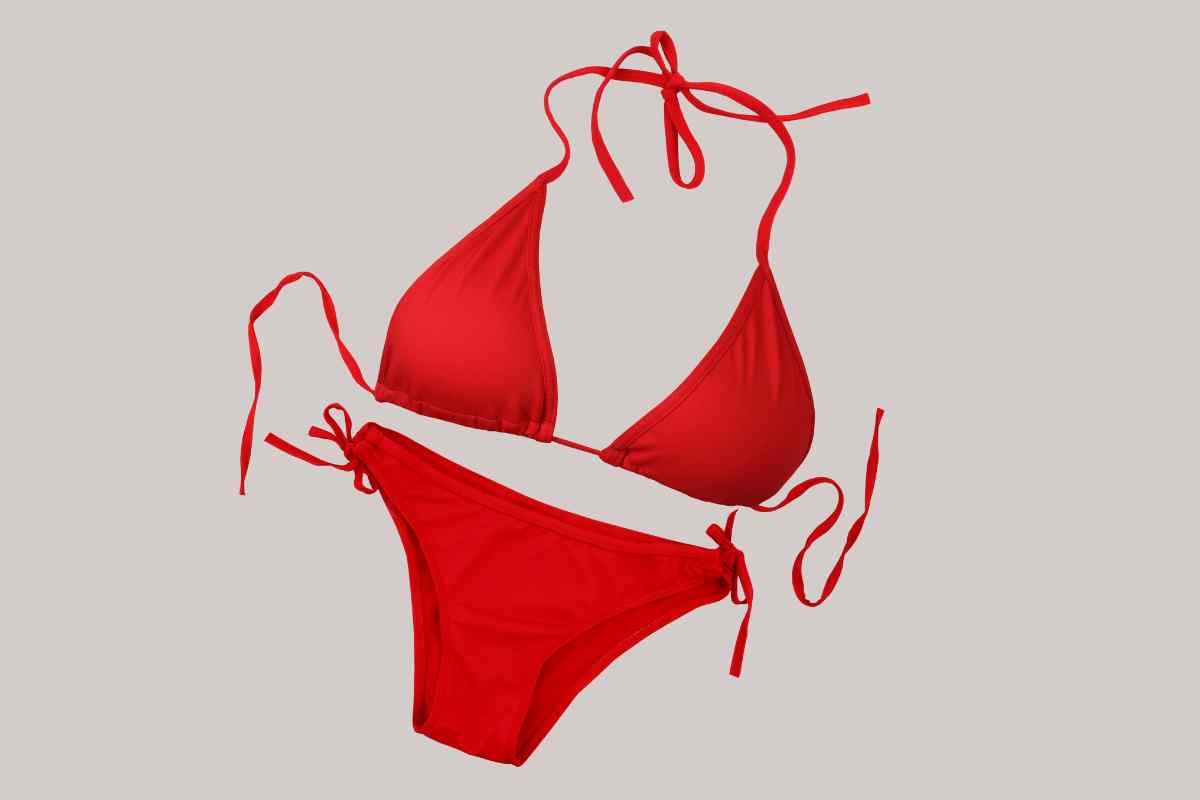 Lavaggio a mano per far tornare il bikini come nuovo